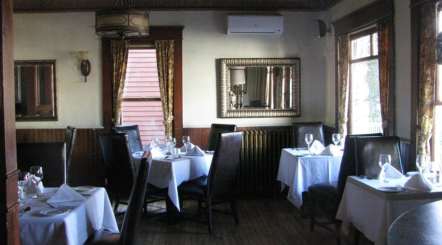Auberge Ayers Cliff restaurant Auberge