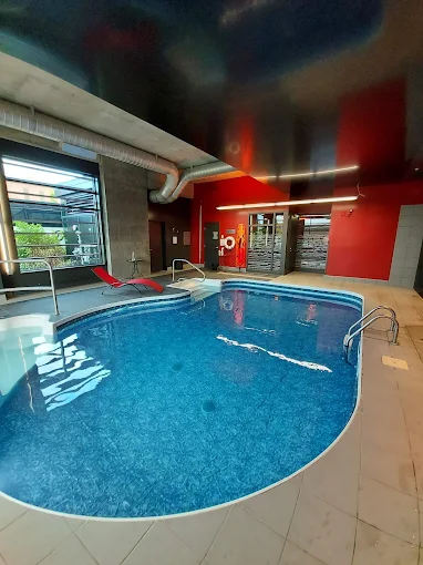 Grand Times Piscine Grand