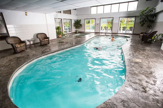 Hotel Bromont Piscine Hotel